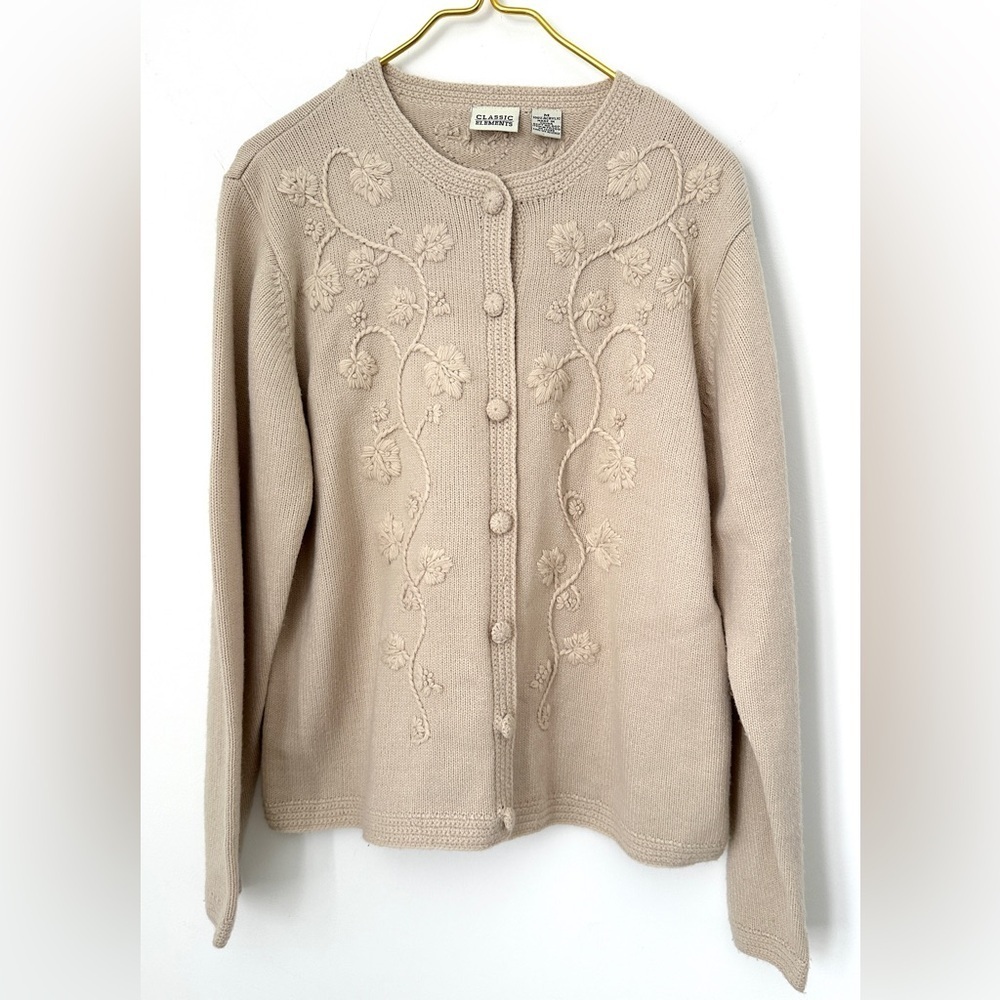 Vintage Classic Elements Beige Tan Floral Embroidered Soft Knit Cardigan Medium